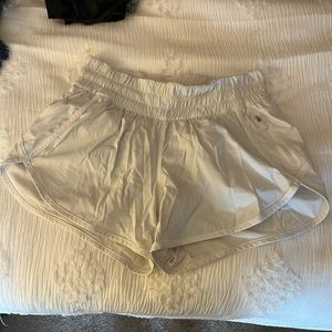 Lululemon tracker shorts in white. Size 6. Very good used condition